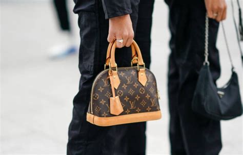 12 Beg Tangan Louis Vuitton Paling Popular .